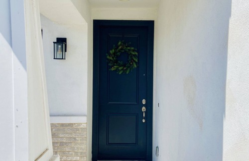 Pecan Creek South Casa | Coastal contemporary modern home 5mins from Schnepf farms