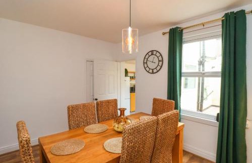 Loftus Casa | Coastal Cottage