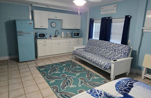 Palacios Apartamento | Granero-De Lujo-Baño con ducha-Vista a parte del mar-Coastal Barndominium
