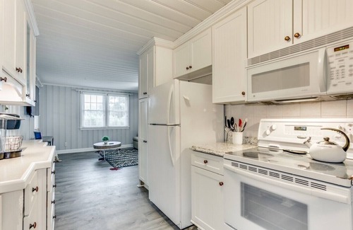 Longs Casa | Coastal Cottage Private - 7 minutes to Beach