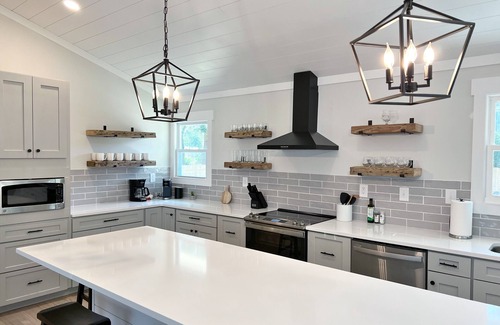 Old Village Casa | Coastal Cottage in Charming Old Mt Pleasant!