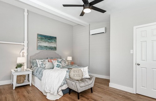 Galveston Cabaña | Coastal Cottage with Kids Clubhouse, hammocks & fire pit only 1 mi. from beach!