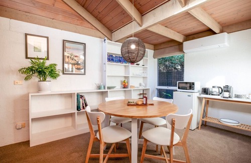 Ocean Grove Casa | Coastal Couples Retreat
