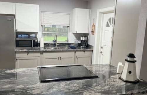 Tropic Casa | Coastal Cove