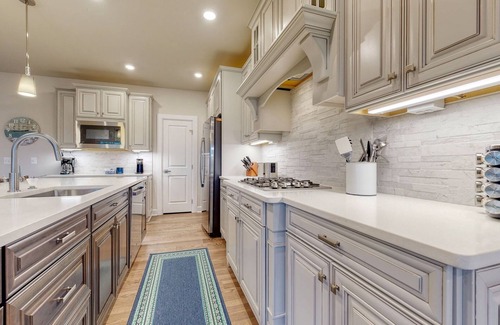 Lewes Casa | COASTAL DAYDREAMS- 6BD, 4BA - Sleeps 14 - World-class amenities!
