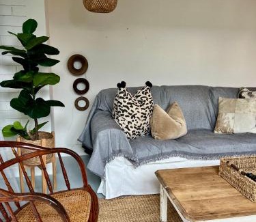 Iluka Apartamento | Coastal Drift - One - Small Dog Friendly