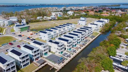 Cortez Casa | Coastal Escape at Hunter's Point