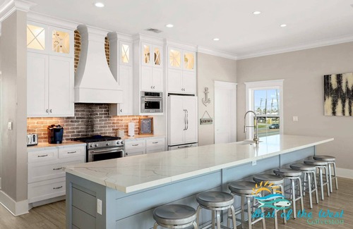 Galveston Casa | Coastal Euphoria Beachfront Jacuzzi Pet Friendly