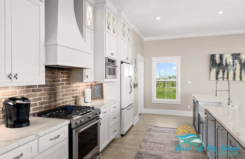 Galveston Casa | Coastal Euphoria Beachfront Jacuzzi Pet Friendly