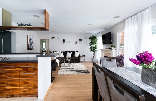The Plaza Casa | !Coastal Family Escape with a salt water pool