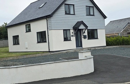 Cemaes Bay Casa | Coastal Family Friendly Home Anglesey