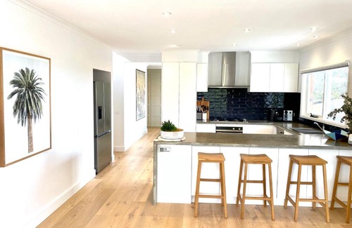 Frankston South Casa | Coastal Family Haven with Pool - Mornington Peninsula