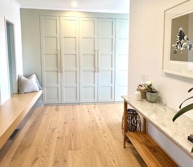 Frankston South Casa | Coastal Family Haven with Pool - Mornington Peninsula