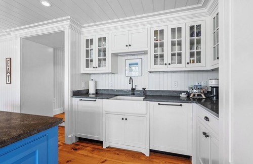 East Orleans Casa | Coastal Family Retreat Pool Arcade Fast Wi-FiHot Tub – 7 Bedrooms, Sleeps 16