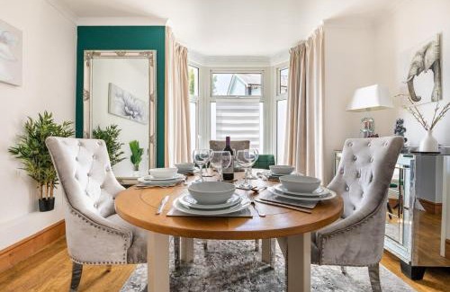 Bridgend Casa | Coastal Family Stay 3-bed Parking Wi-fi