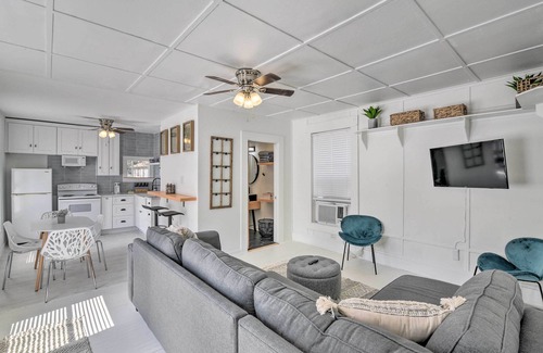 Galveston Cabaña | Coastal Galveston Retreat < 1 Mi to Beaches!
