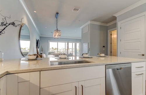 Clearwater Beach Casa | Increíble Waterfront Townhome a minutos de la playa con embarcadero / piscina / jacuzzi