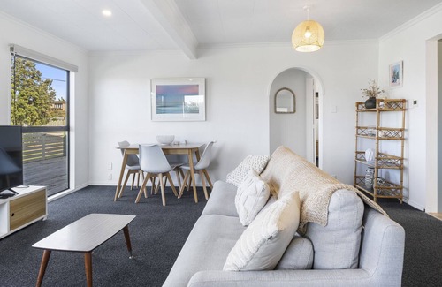 Foxton Beach Casa | Coastal Gem - Foxton Beach Holiday Home