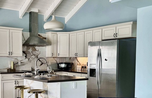 Indian Rocks Beach Casa | Coastal Gem - Steps to Beach & Sunset Views & Best Location