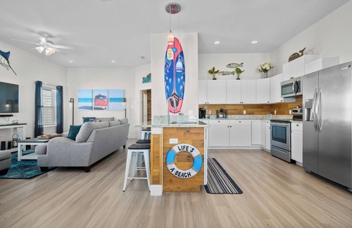 Rockport Casa | Coastal Getaway w/ Community Pool + Fishing Nearby