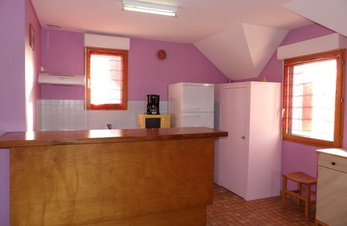 Surtainville Cabaña | Casa costera con jardín compartido, BBQ, WiFi, acepta mascotas y a solo 200m del mar