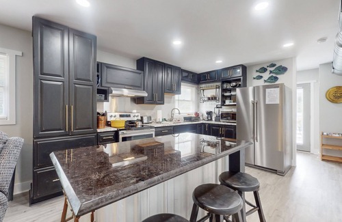 Supply Casa | Coastal home close to beach and local attractions