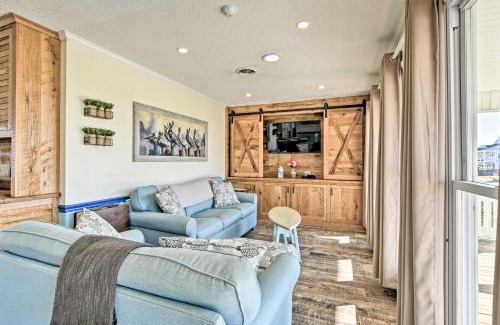 Holden Beach Casa | Coastal Home Walk to Holden Beach!