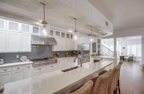 San Diego Casa | Coastal Jetty Getaway! AC, Bikes and more!