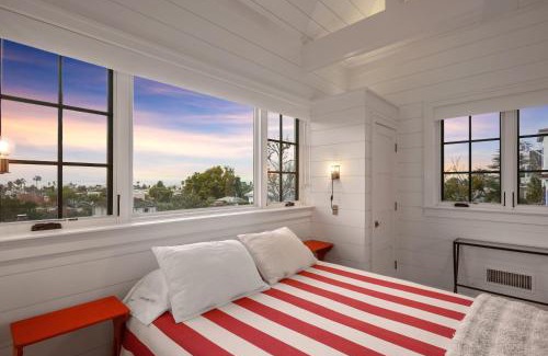 Village of La Jolla Casa | Coastal La Jolla Luxury - AC & Large Ocean View Patio!