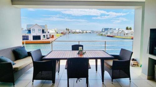 Marina Martinique Apartamento | Coastal Life 21 Kingston Place Marina Martinique