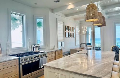 Sunnyside Casa | Coastal Living is an exquisite home sat directly on the beautiful beaches of Carillon.