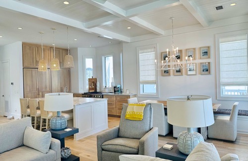 Sunnyside Casa | Coastal Living is an exquisite home sat directly on the beautiful beaches of Carillon.