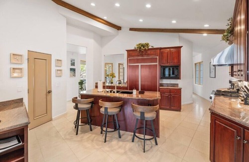 Country Club Casa | Coastal Lookout: 4BR Luxury Home w/ Beautiful Patio & Jet Tub in La Jolla