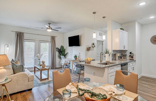 Yulee Apartamento | Coastal Luxe Apt Near Fernandina Bch/Amelia Island/JAX Airport & I-95 to DWTN.