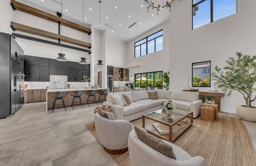 Arlington Park Casa | Coastal Luxe, Spacious 5bedroom house 5miles to Siesta with saltwater pool, WiFi
