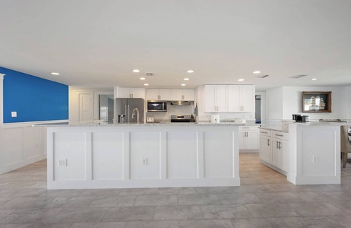 Harbour Heights Casa | Coastal Luxury awaits in this 3/3 on the River