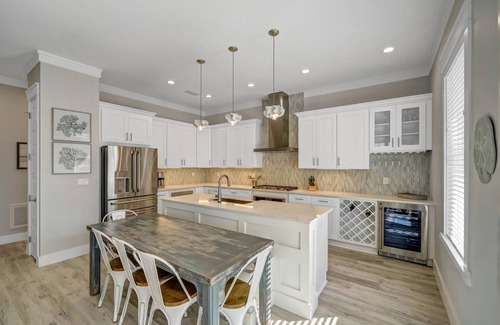 Lakeside at Blue Mountain Beach Casa | Coastal Luxury on 30A: 4br/4ba: golf cart, walk to beach, shopping, & dining!