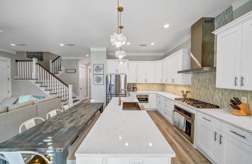 Lakeside at Blue Mountain Beach Casa | Coastal Luxury on 30A: 4br/4ba: golf cart, walk to beach, shopping, & dining!