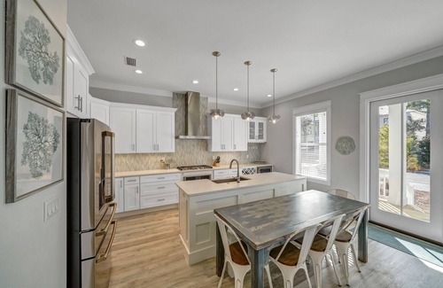 Lakeside at Blue Mountain Beach Casa | Coastal Luxury on 30A: 4br/4ba: golf cart, walk to beach, shopping, & dining!