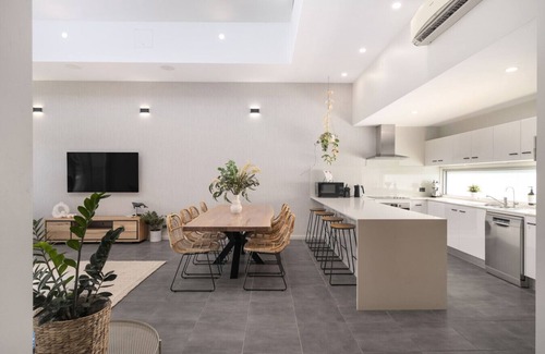 Boat Harbour Casa | Coastal luxury, walk to beach!