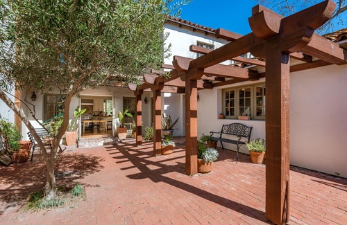 West Mesa Casa | Coastal Mediterranean Villa