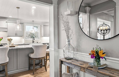 Newport East Casa | Coastal Middletown, RI home. Minutes to Newport. Heated, salt water pool.