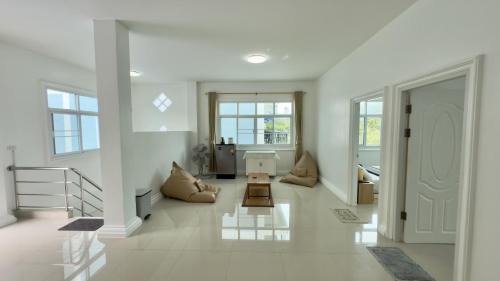 Ban Phe Apartamento | Coastal Nomad Ocean View Stay - 1 or 2 Rooms