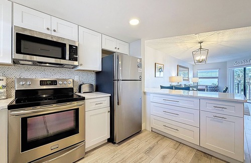 Belle Vista Condominio | Coastal Oasis | Beachfront & Prime Spot