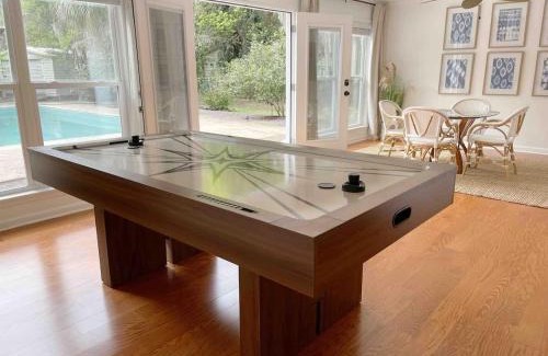 Talahi Island Casa | Coastal Oasis w Pool Near Beach and Downtown!