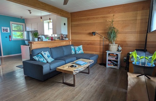 Powell River Casa | Coastal Ocean View Cottage w/ Hot Tub