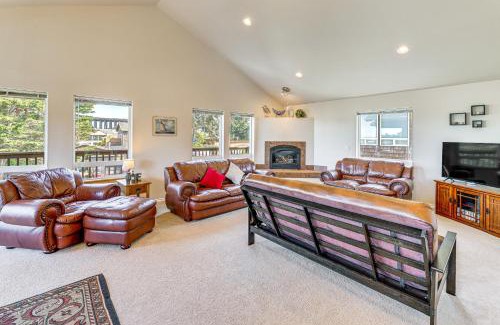 Newport Casa | Coastal Oregon Home Walk to Dock!