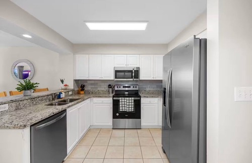 Ocean Drive Condominio | Coastal Palm - Panoramic Views - Indoor & Outdoor Pool, Lazy River & Hot Tub