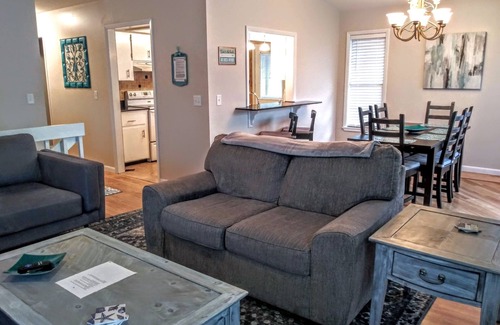 Memphis Casa | Coastal Paradise w/ heated pool, clean and comfy, centrally located