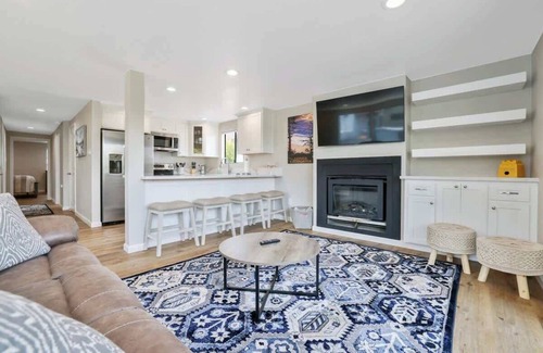 Park Hill Casa | Coastal Pines Chalet by Moonstone Beach